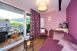 Safe på rommet, skrivebord, lydisolert og wi-fi (inkludert)