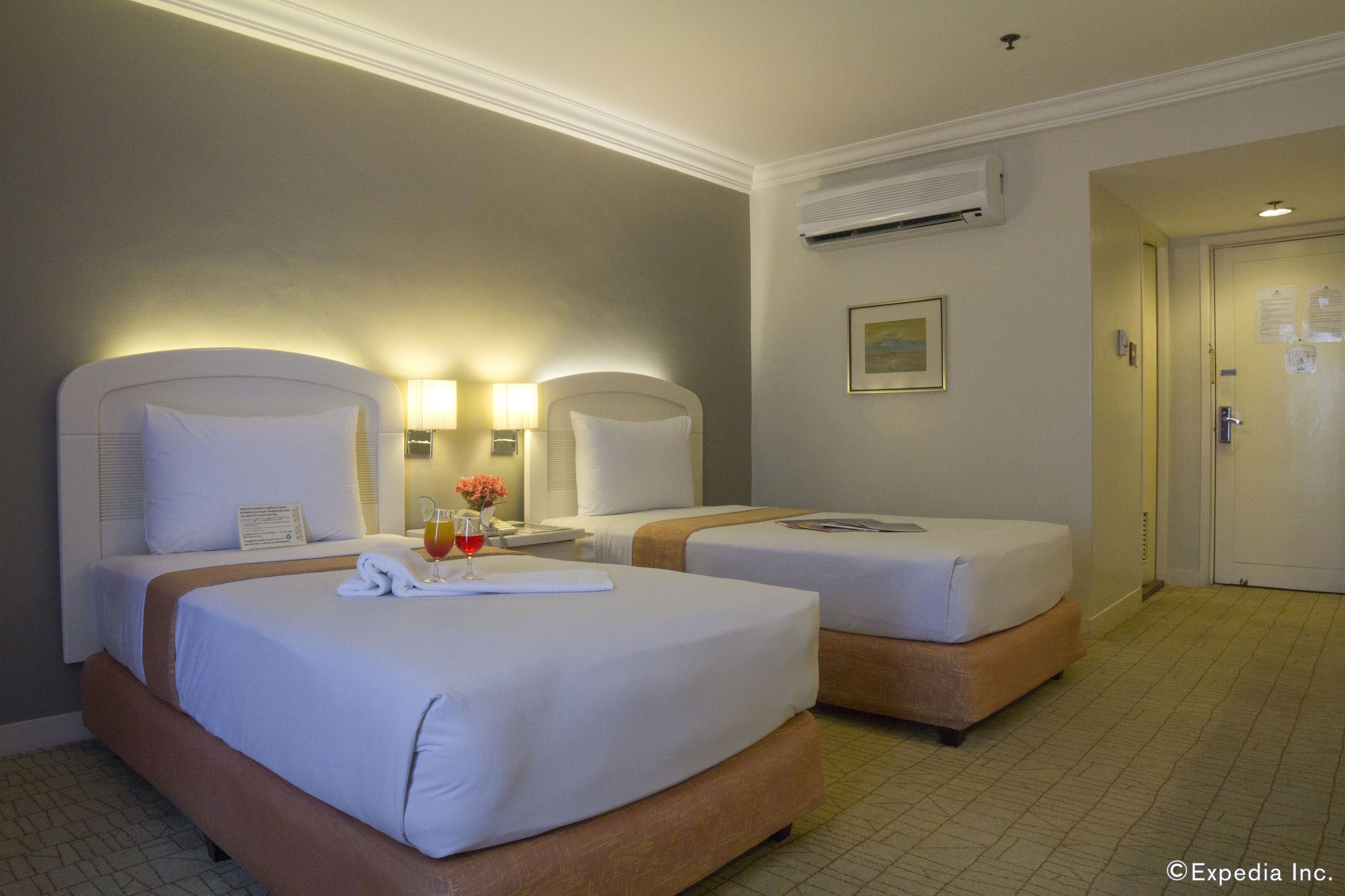 Photo - Riviera Mansion Hotel