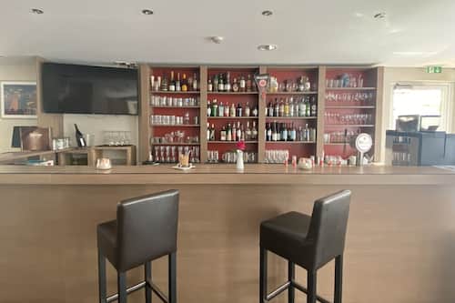Bar (in der Unterkunft)