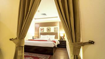 Executive Suite, 1 King Bed, Private Bathroom