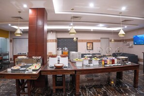 Free daily buffet breakfast  - Hotel One Faisalabad (Faisalabad)