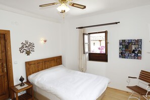 Kamar Double atau Twin | Bantalan ekstra lembut dan Wi-Fi gratis