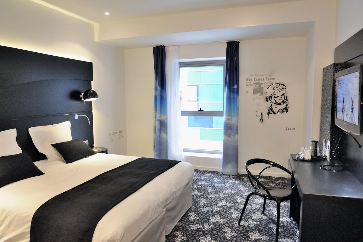 suite, multiple beds | minibar, in-room safe, desk, soundproofing