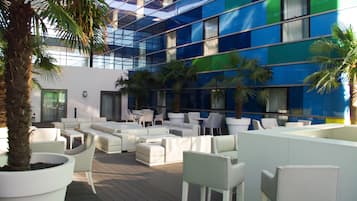 Bar Ă  cocktails, restauration en plein air