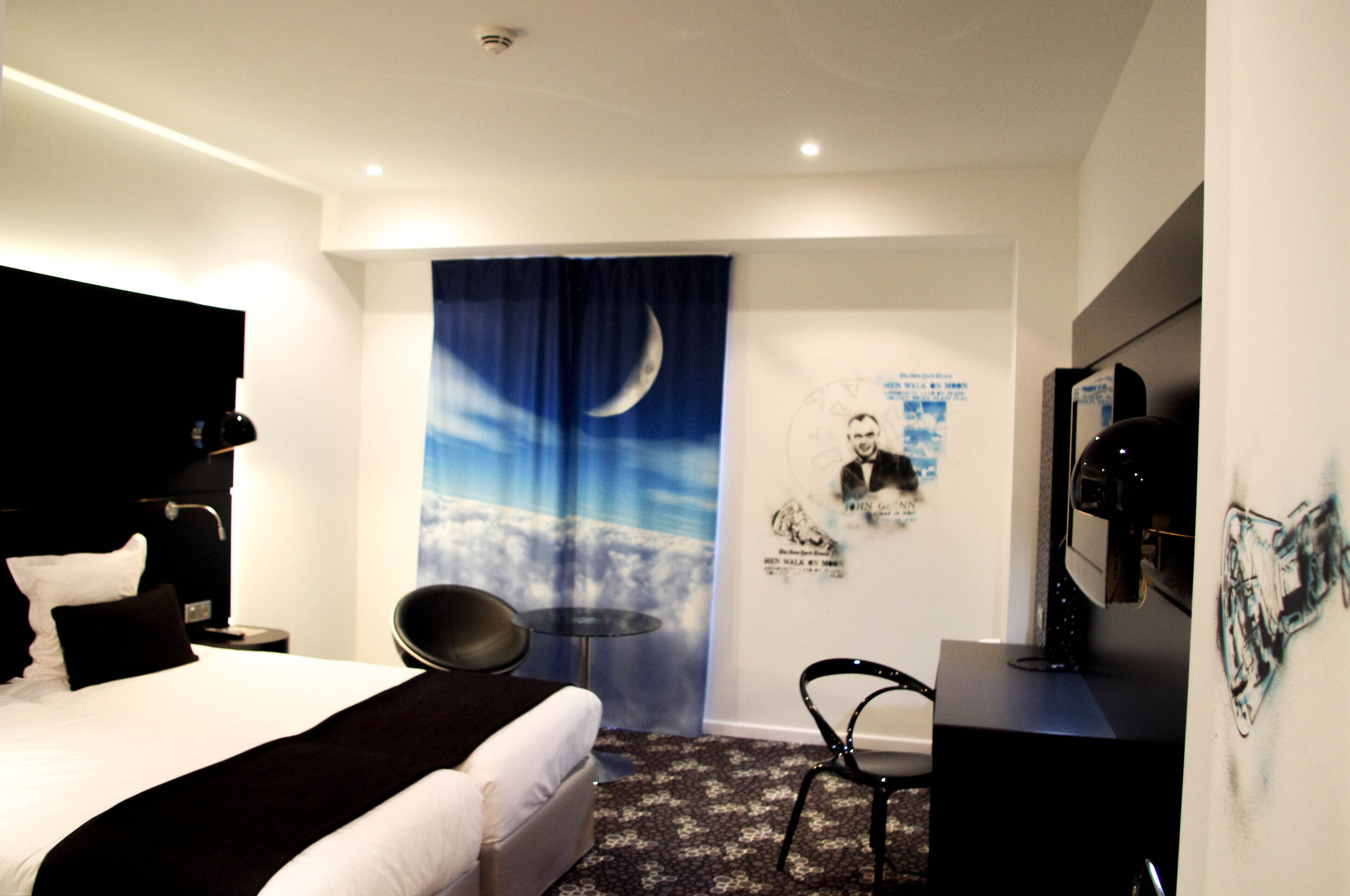 superior room, 2 single beds | minibar, in-room safe, desk, soundproofing