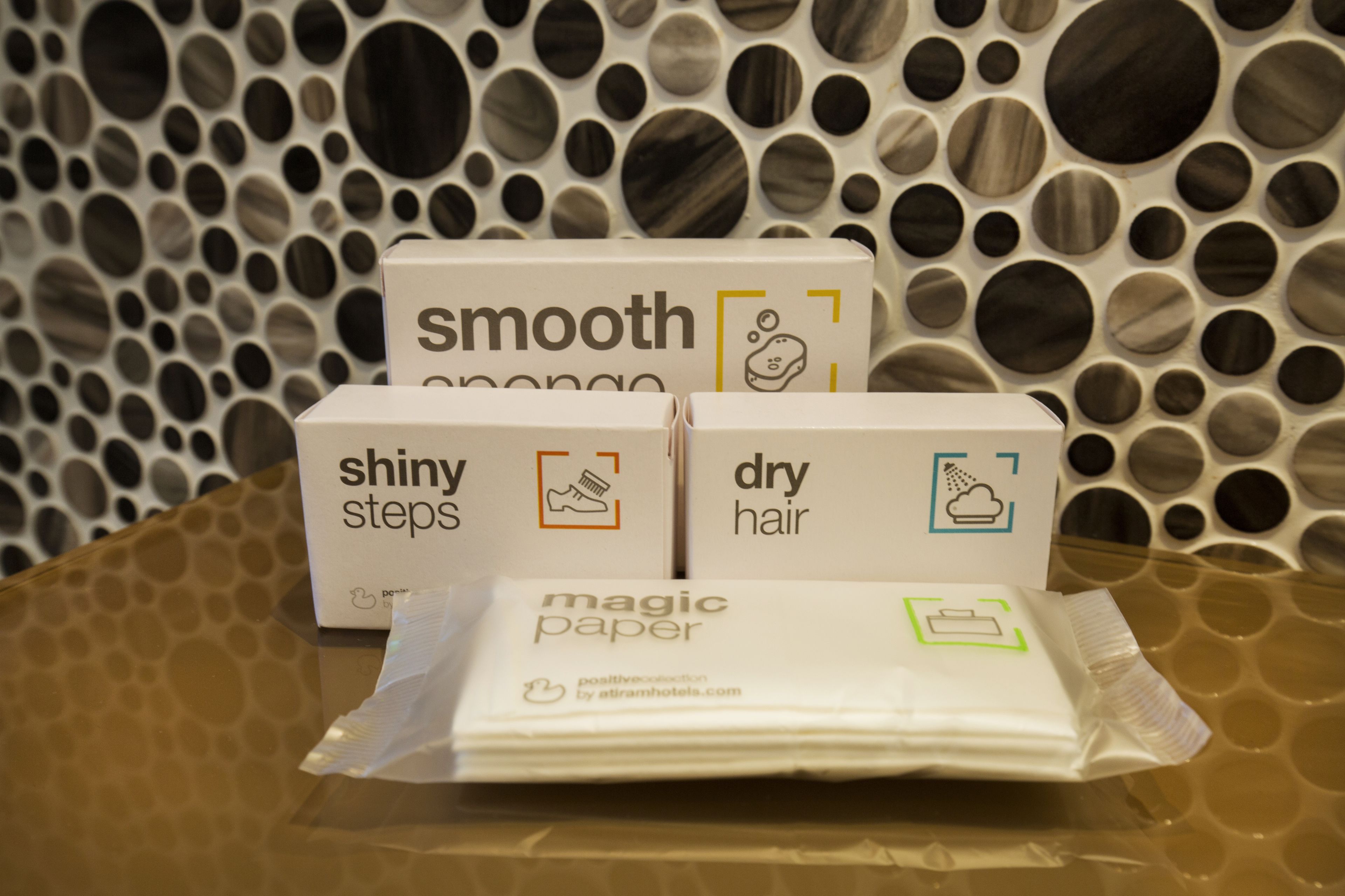 combined shower/bathtub, free toiletries, hair dryer, towels