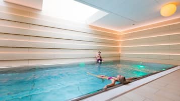Indoor pool, pool loungers