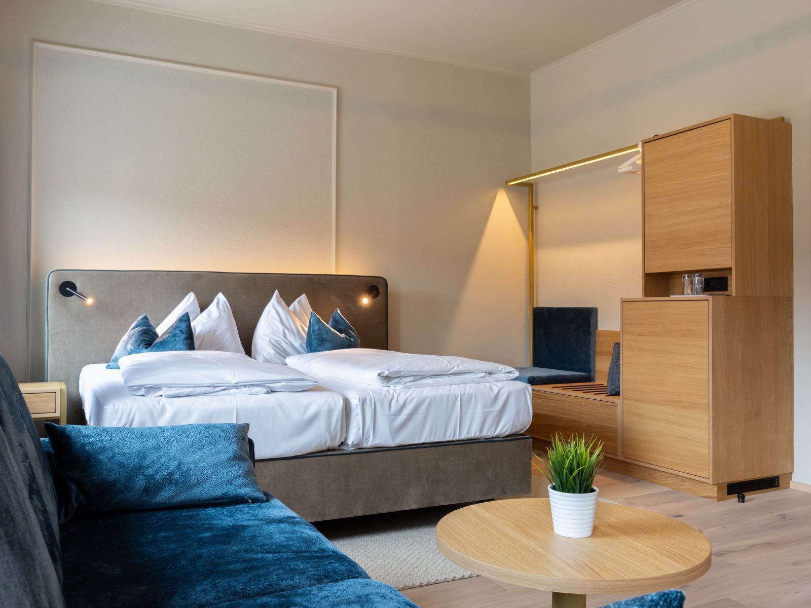 standard double room | 1 bedroom, in-room safe, desk, soundproofing