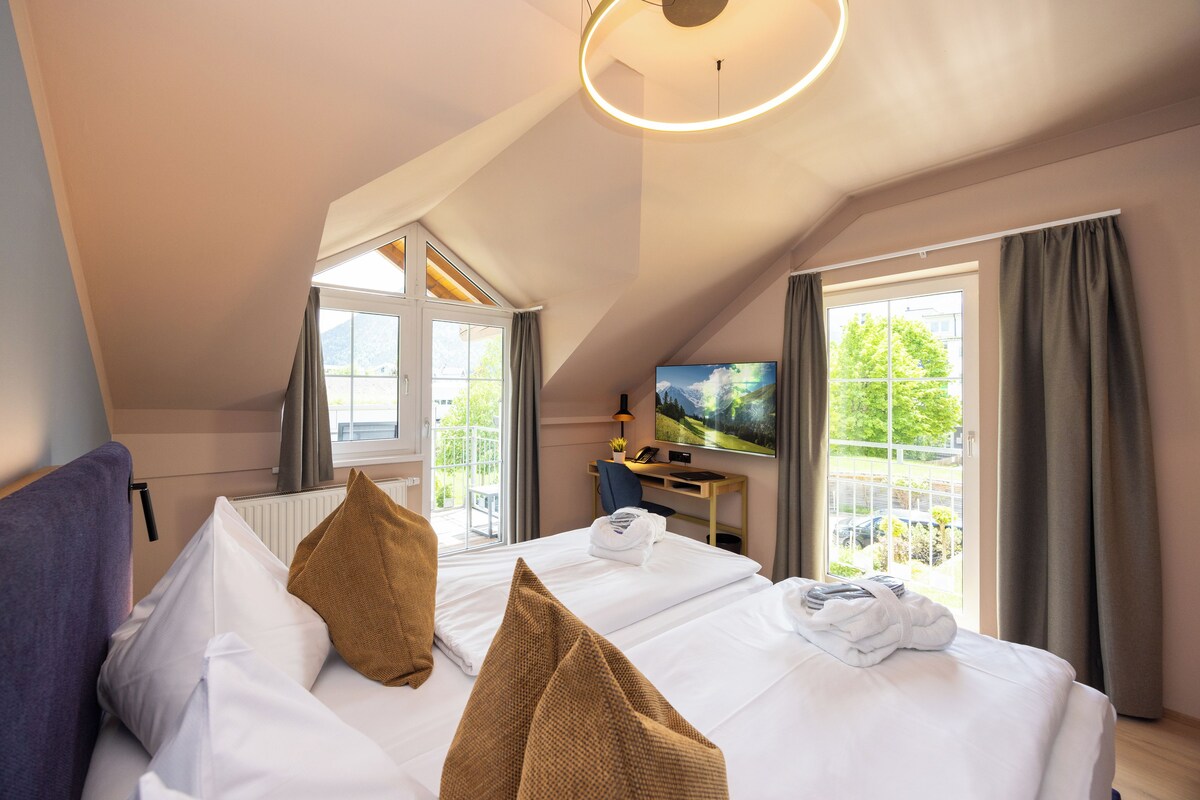 Comfort Double Room, Balcony | In-room safe, desk, soundproofing, WiFi (free)