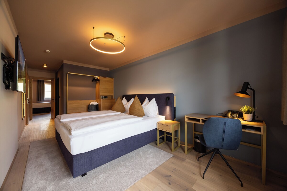 In-room safe, desk, soundproofing, WiFi (free)
