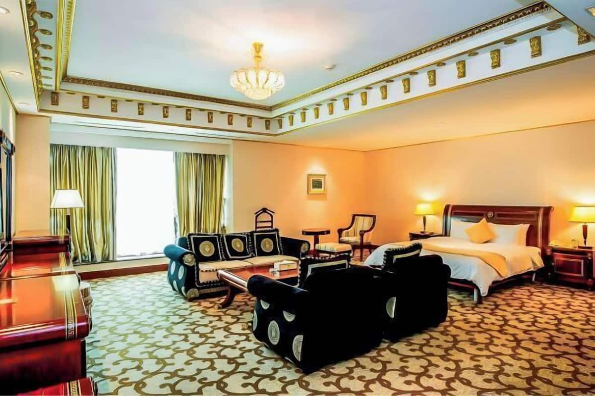 Minibar, in-room safe, desk, blackout curtains