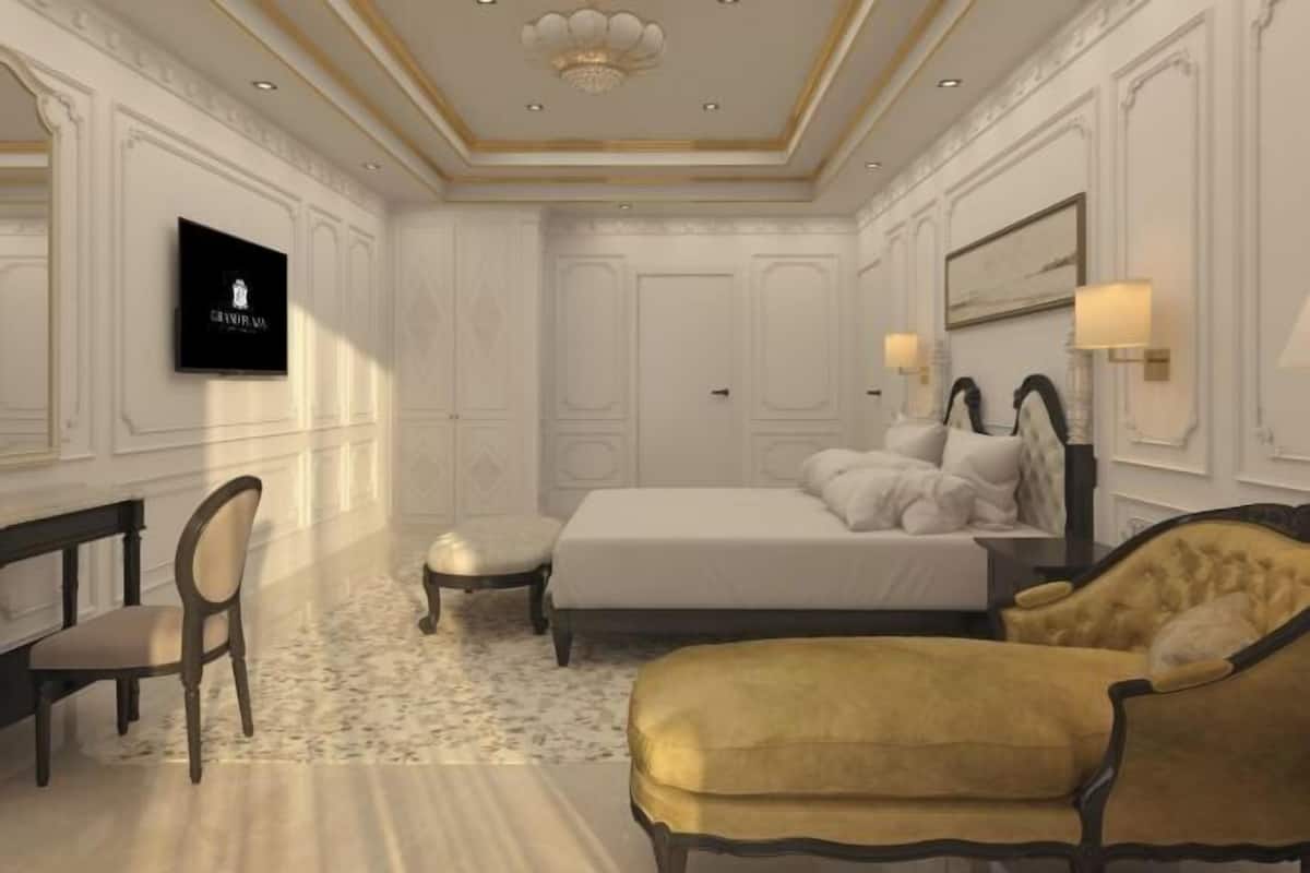 Minibar, in-room safe, desk, blackout curtains
