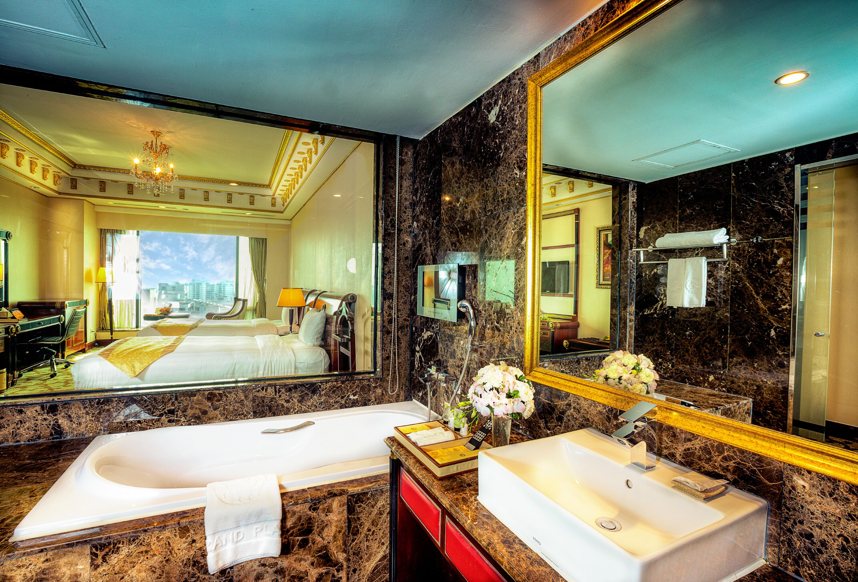 combined shower/bathtub, hair dryer, bathrobes, slippers