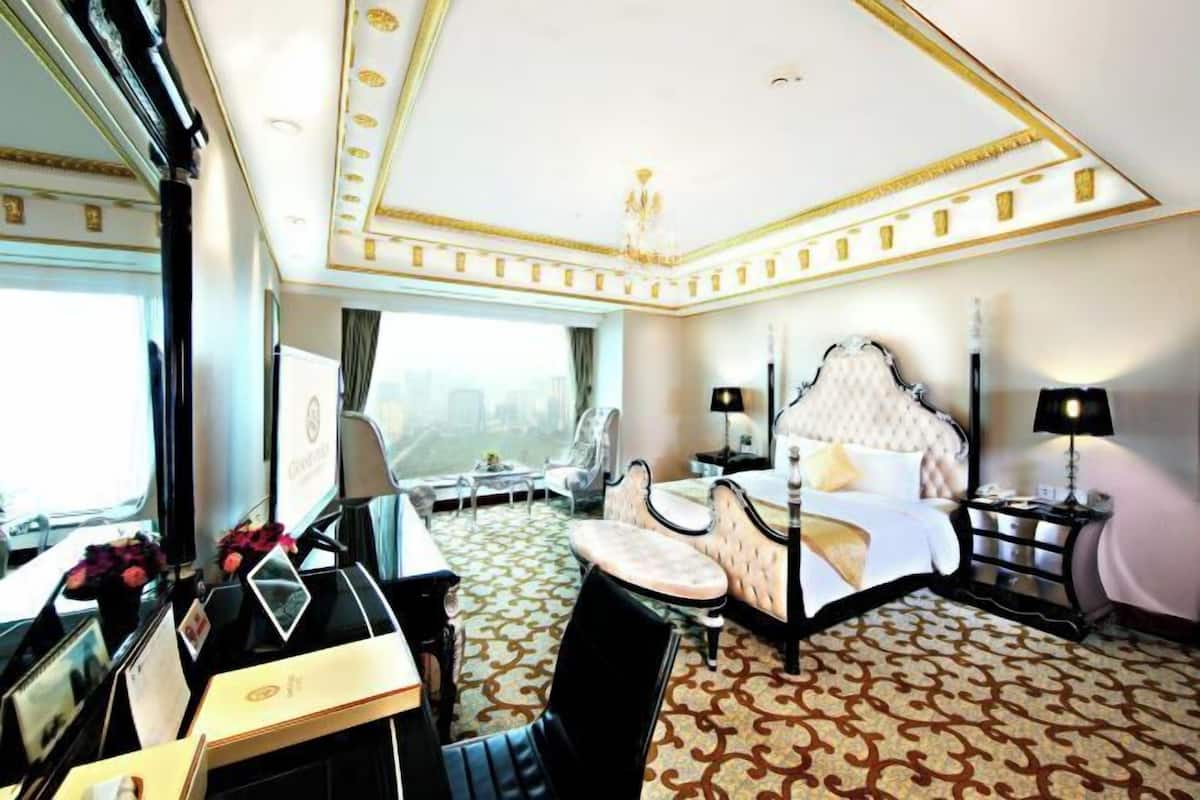 Minibar, in-room safe, desk, blackout curtains