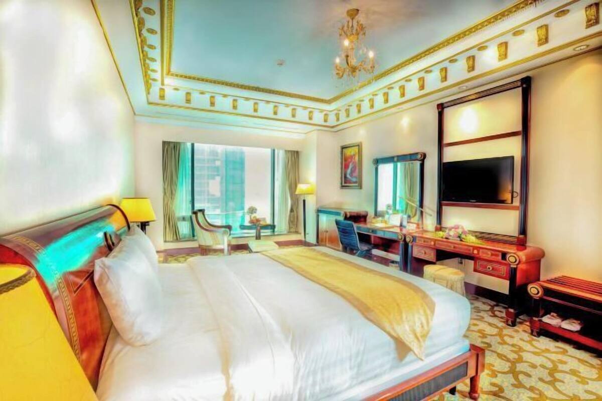 Minibar, in-room safe, desk, blackout drapes