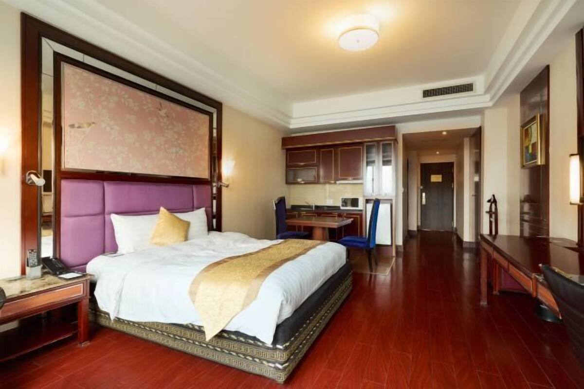 Hypoallergeen beddengoed, een minibar, een kluis op de kamer, een bureau