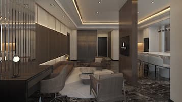 Plaza Suite | Minibar, in-room safe, desk, blackout drapes