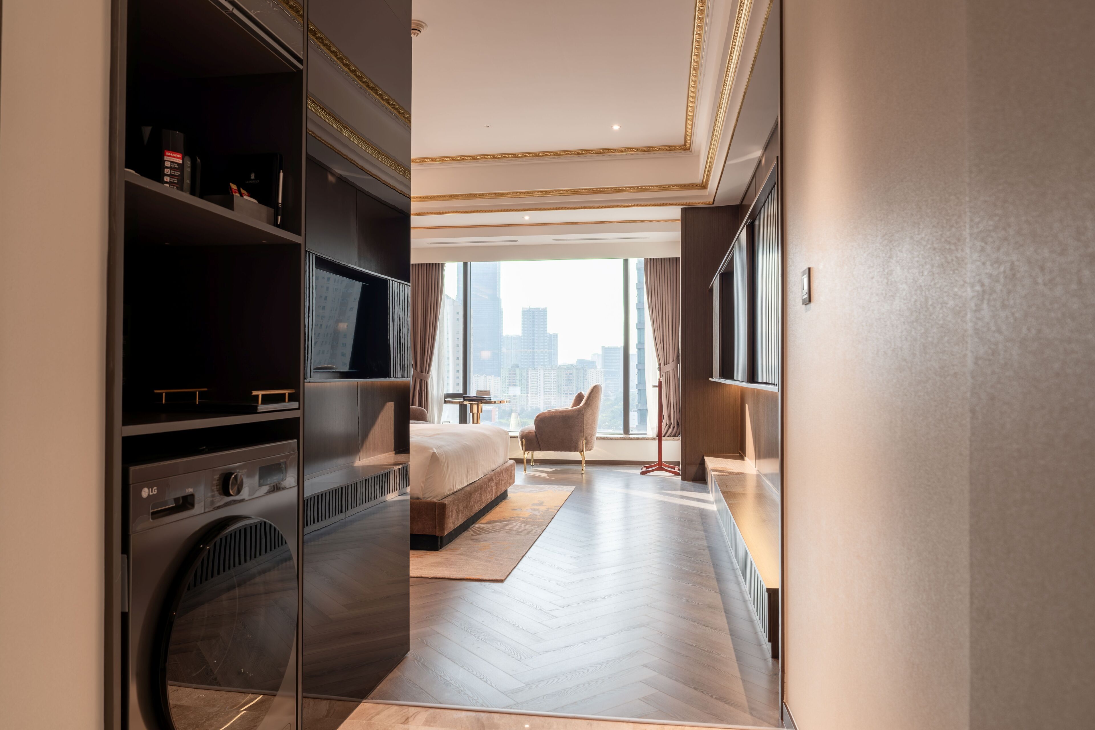 Grand Apartment | Private kitchen | Fridge, microwave, cookware/dishes/utensils, freezer