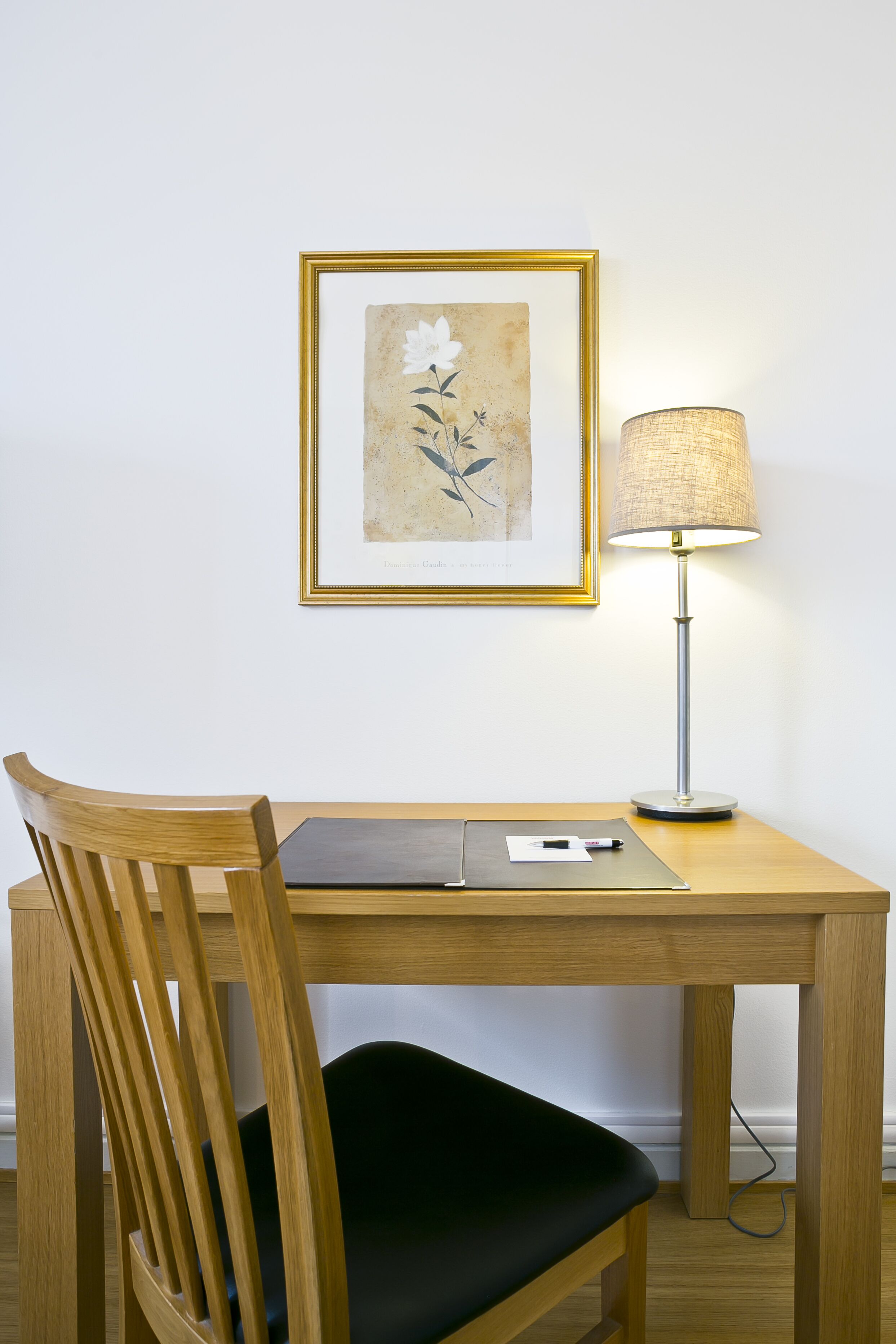 twin room, 1 bedroom (2 single/twin beds) | 1 bedroom, in-room safe, individually decorated, desk