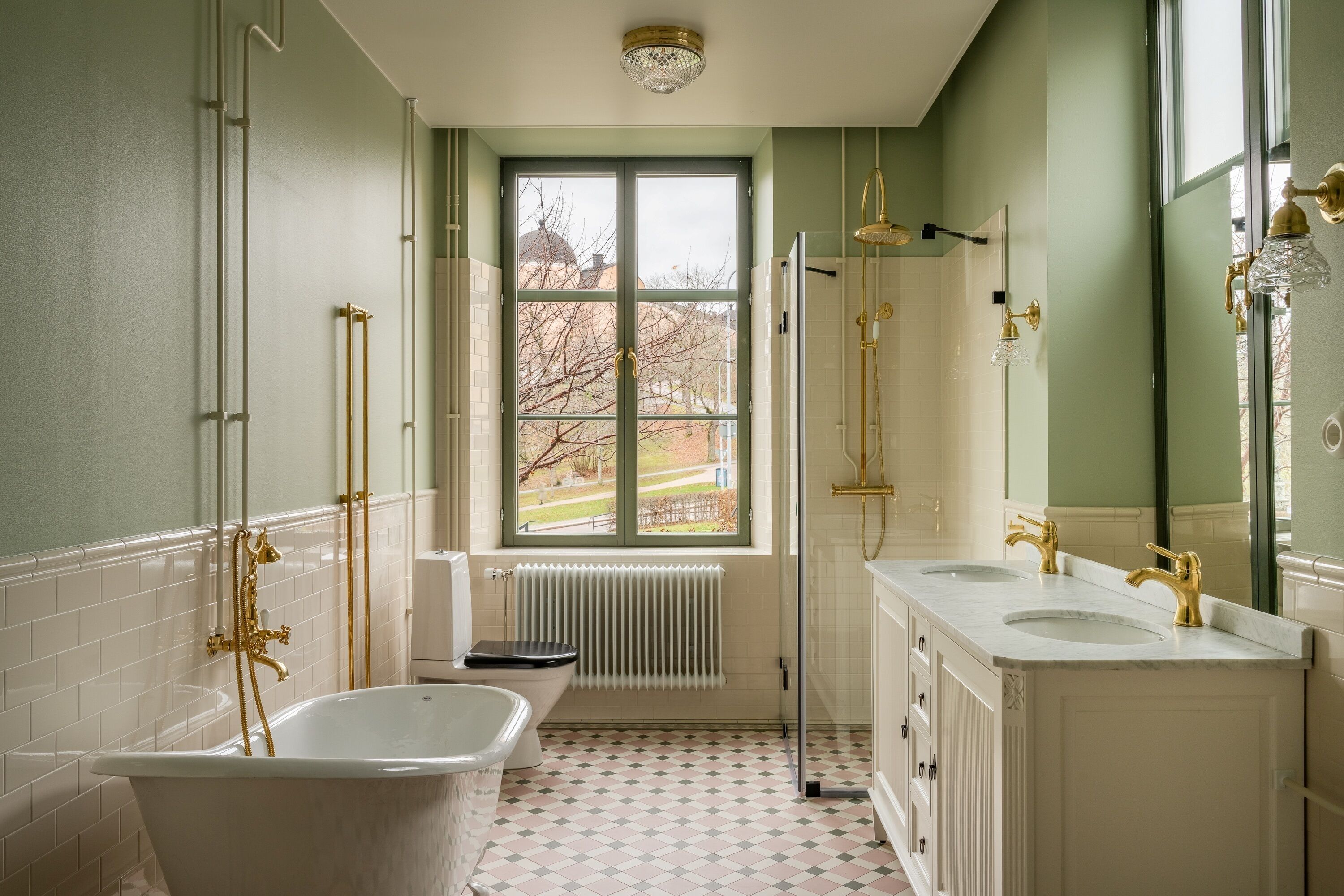 Suite estudio Deluxe | Baño | Secador de pelo, suelo radiante, toallas y jabón