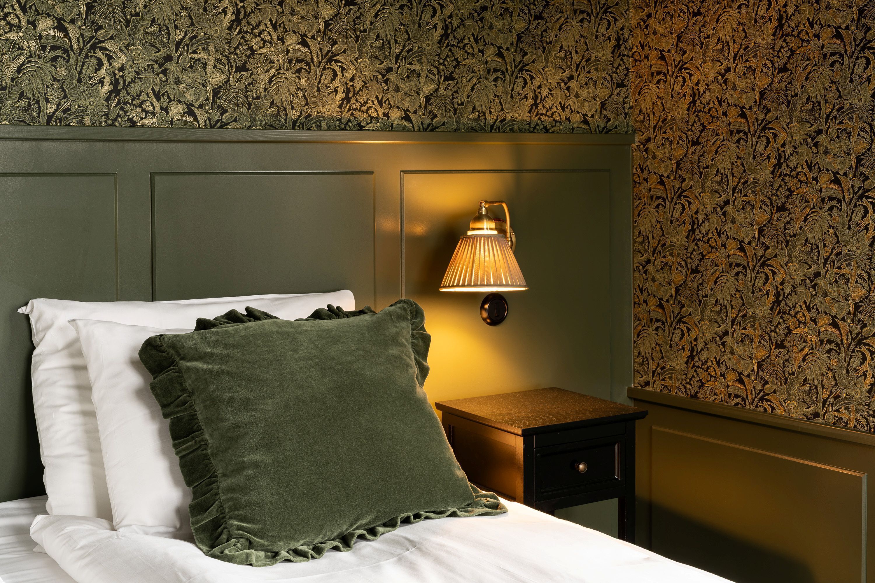 Caja de seguridad en la habitación y decoración personalizada 