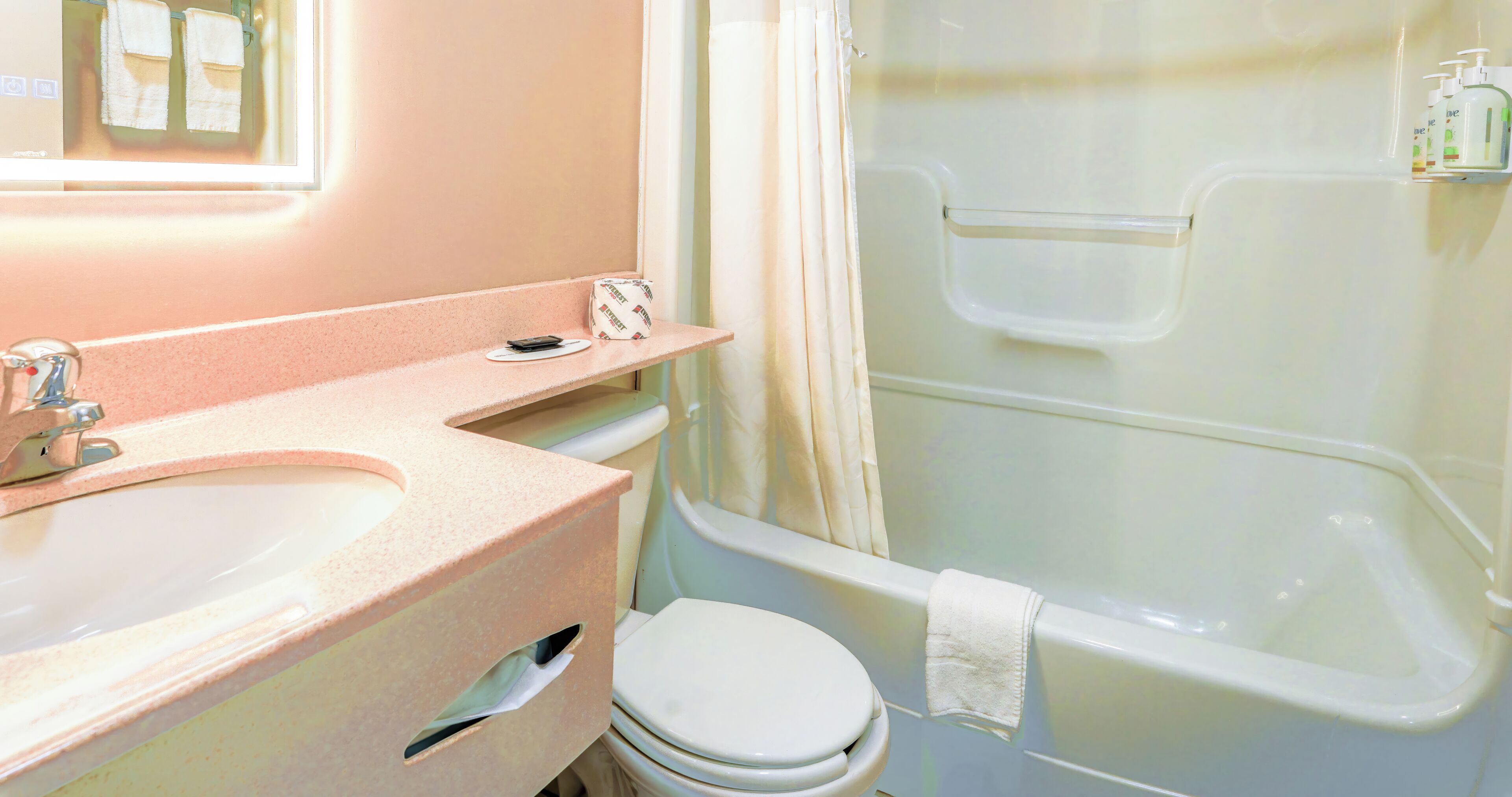 Photo - Super 8 by Wyndham Kingston