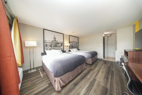 Super 8 by Wyndham Kingston