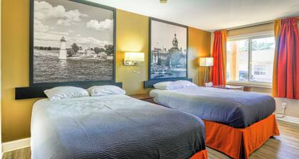 Super 8 by Wyndham Kingston