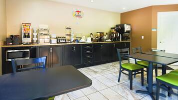 Free daily continental breakfast