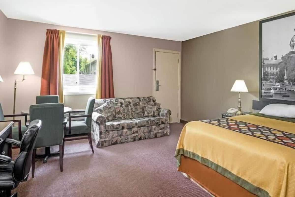 Desk, iron/ironing board, free WiFi, bed sheets