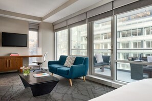 Suite, 1 King Bed, Terrace, City View (SKYLINE JUNIOR SUITE WITH TERRACE)