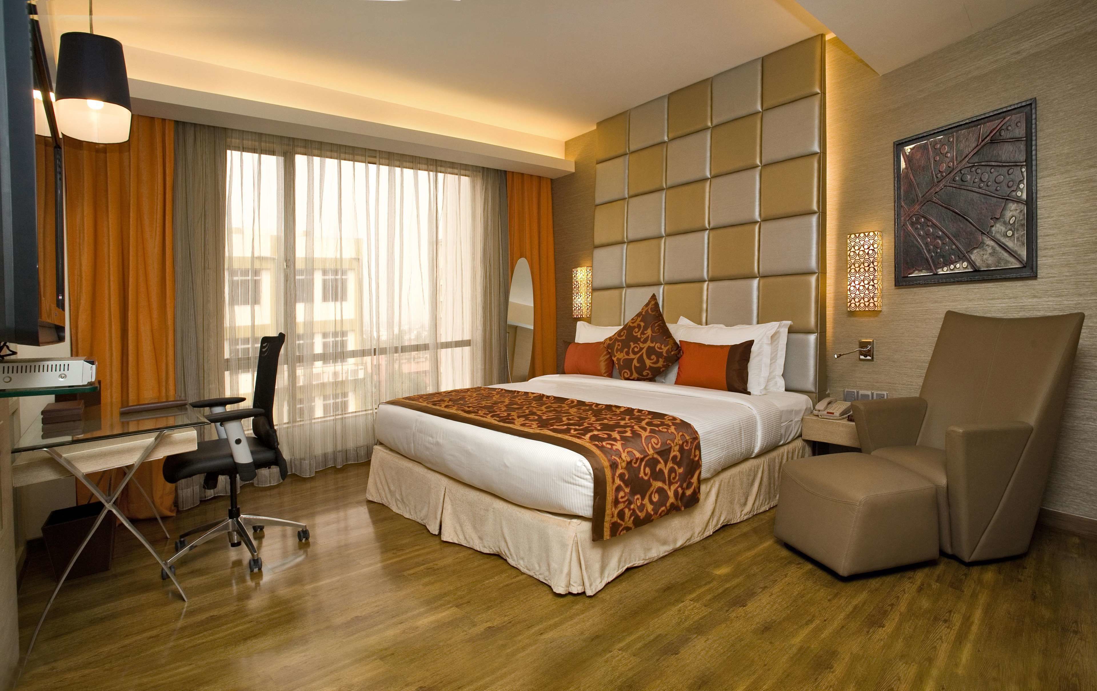 suite | 1 bedroom, premium bedding, in-room safe, desk