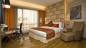Suite | 1 bedroom, premium bedding, in-room safe, desk