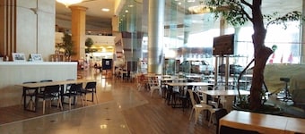 Thumrin Thana Hotel
