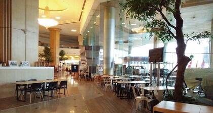 Thumrin Thana Hotel