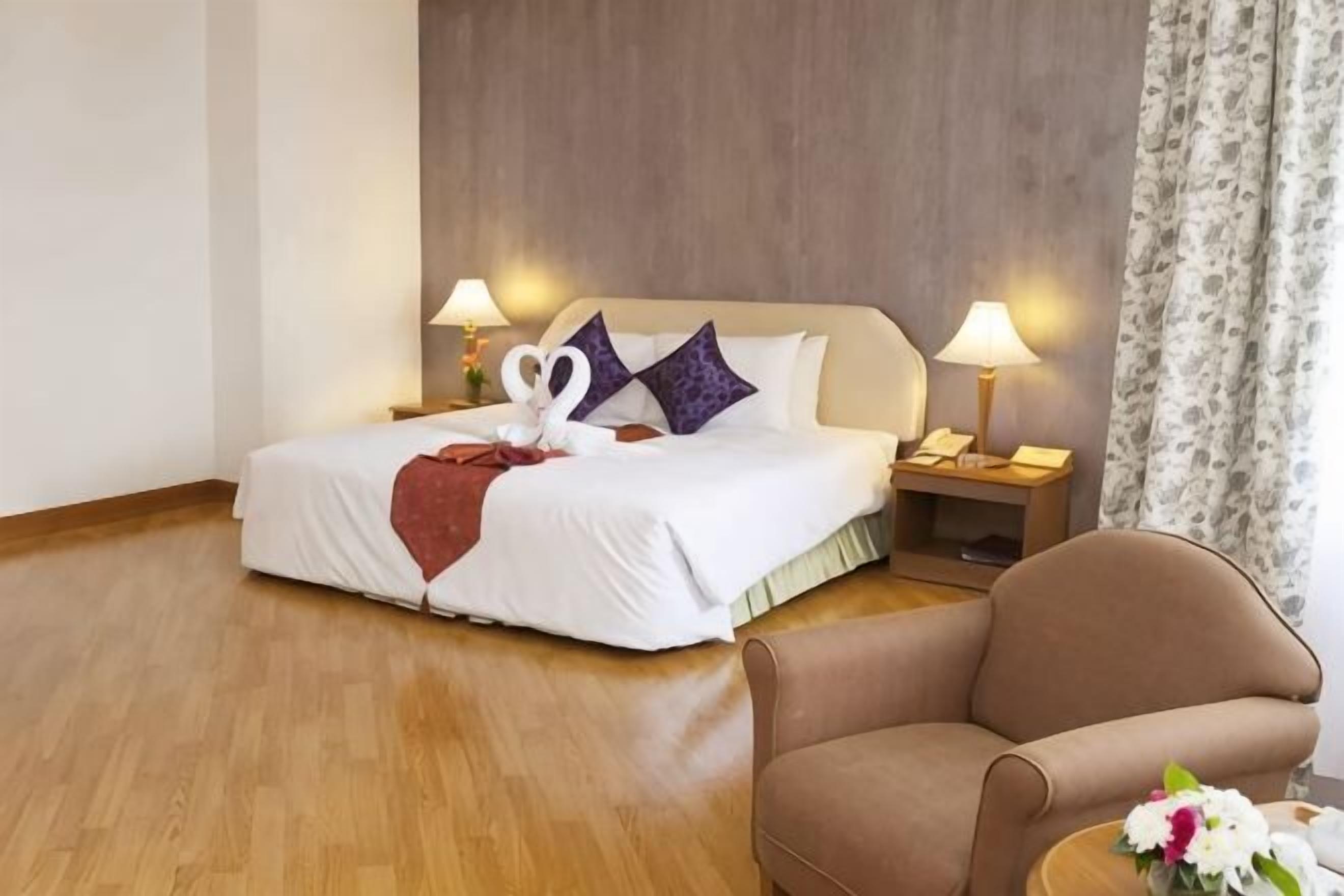 Minibar, in-room safe, desk, rollaway beds