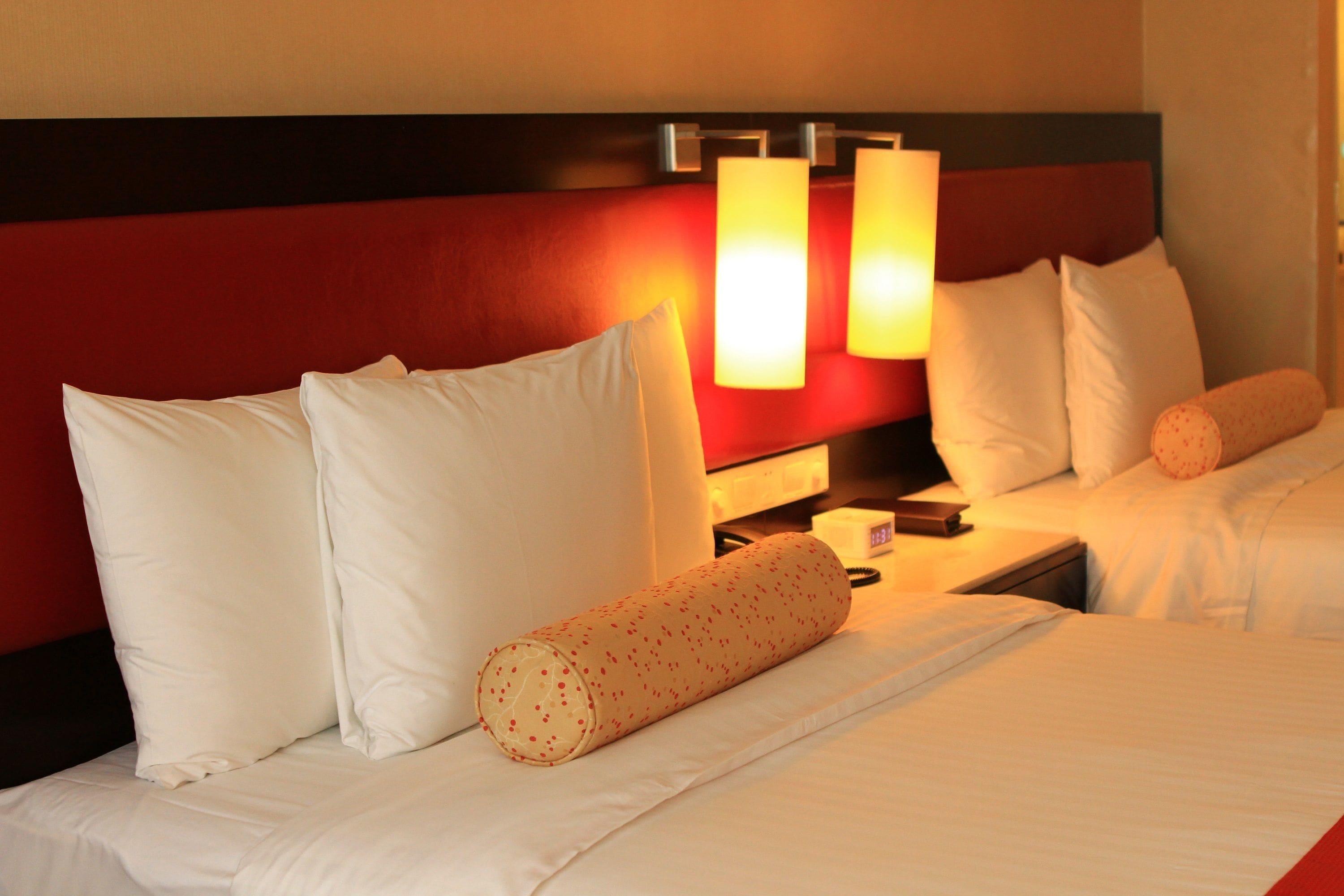 deluxe room, 1 king bed, city view | minibar, in-room safe, desk, laptop workspace