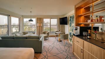 The Medieval Mile Suite | Hypo-allergenic bedding, in-room safe, individually decorated