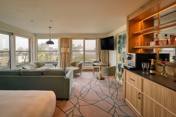 The Medieval Mile Suite | Hypo-allergenic bedding, in-room safe, individually decorated