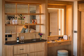 The Medieval Mile Suite | Hypo-allergenic bedding, in-room safe, individually decorated