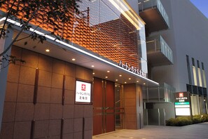 Façade de l’hébergement - soirée/nuit