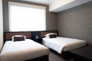 Premium bedding, down duvets, desk, blackout curtains - Hearton Hotel Kitaumeda (Osaka)