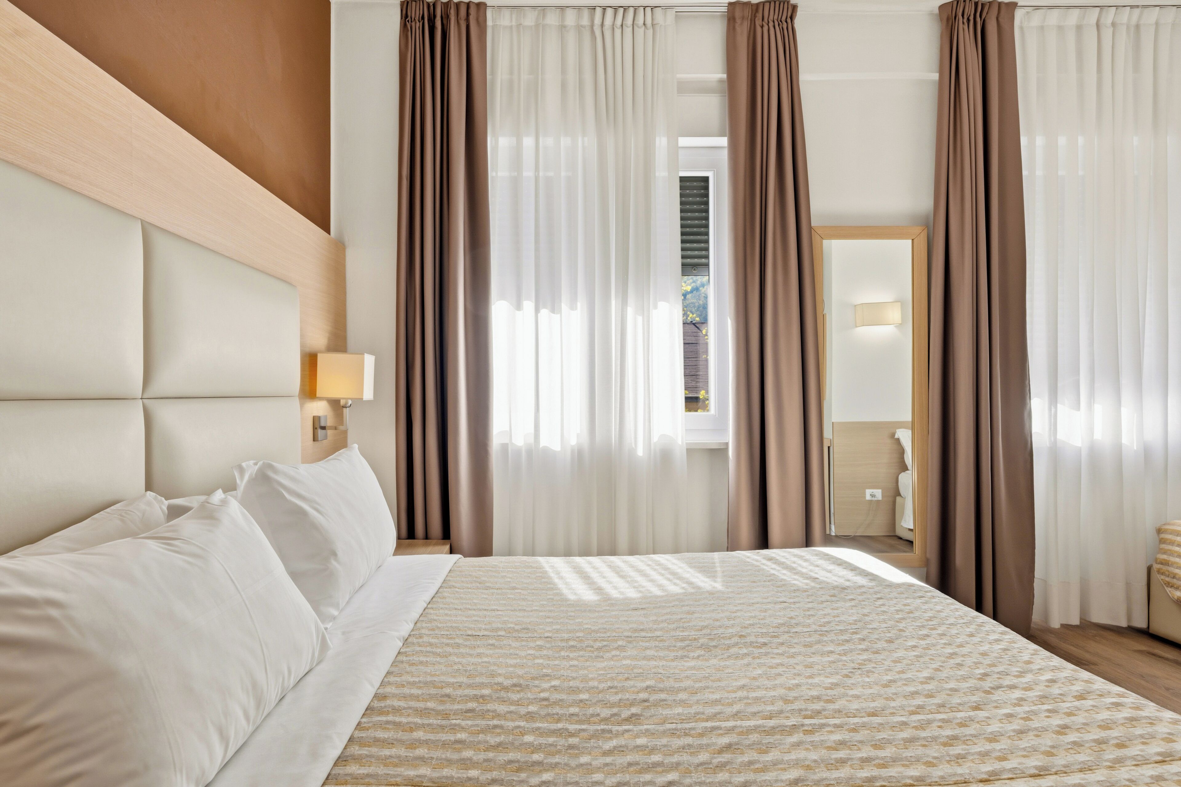 Standard Double Room | Frette Italian sheets, desk, free cribs/infant beds, rollaway beds