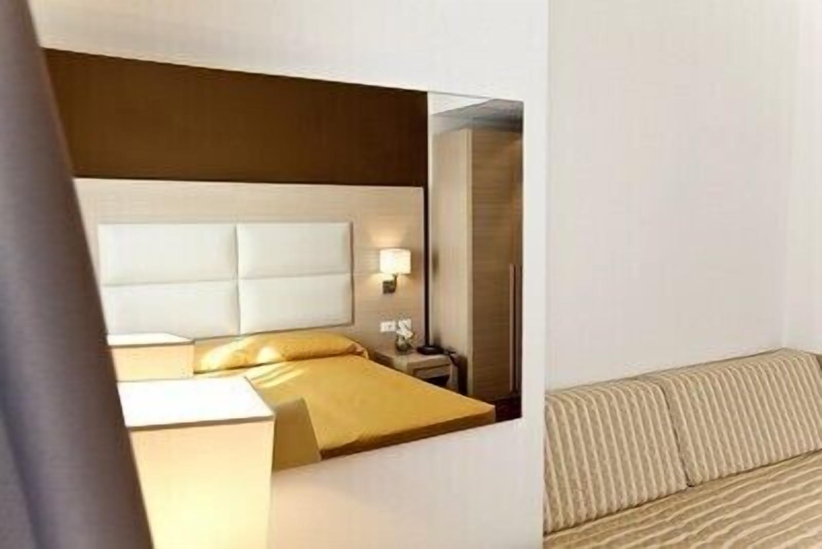 frette italian sheets, desk, free cots/infant beds, rollaway beds