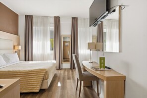 Sábanas italianas Frette, escritorio, cunas gratuitas y camas extra 