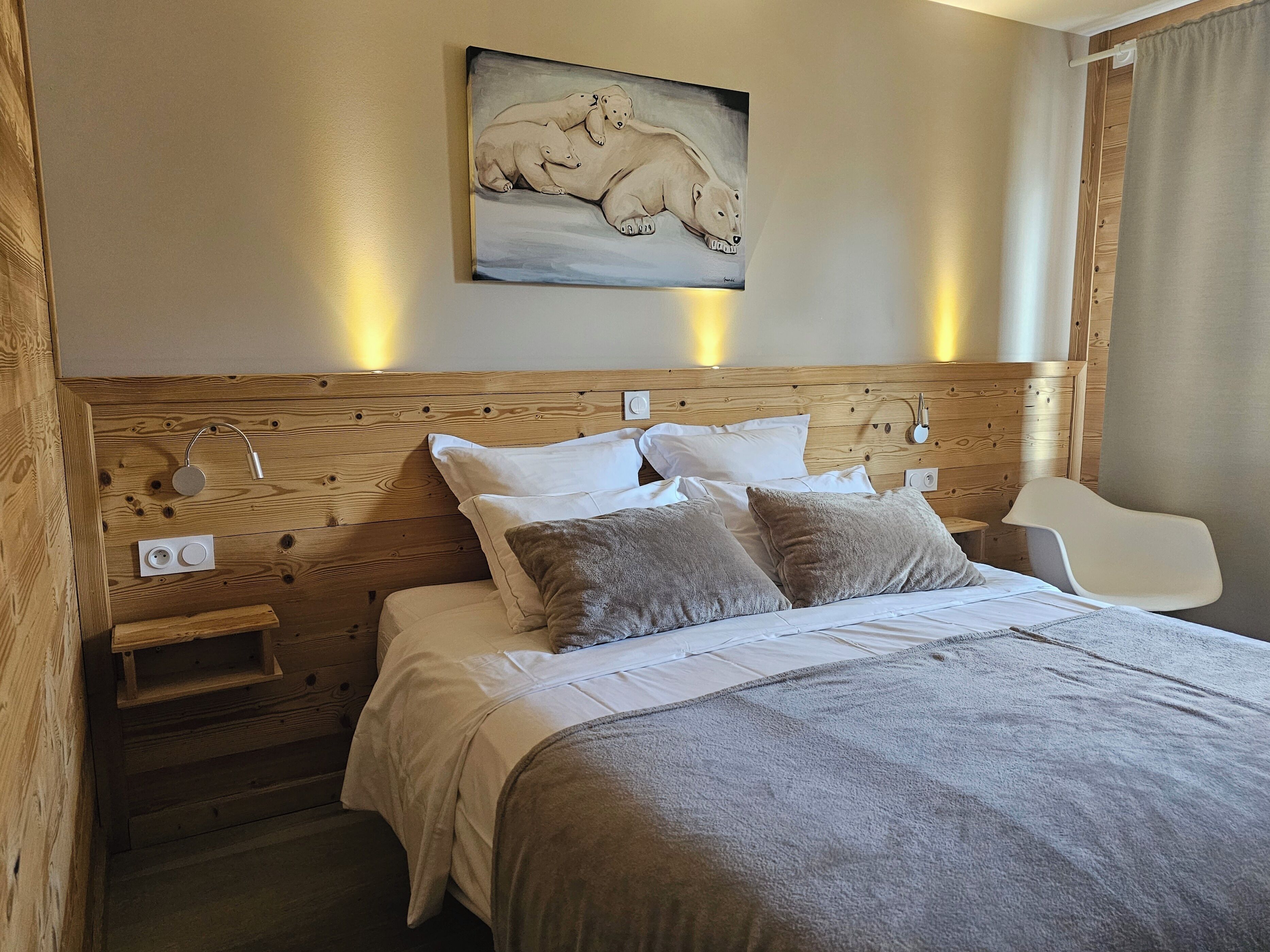 double room | in-room safe, desk, blackout curtains, free cots/infant beds