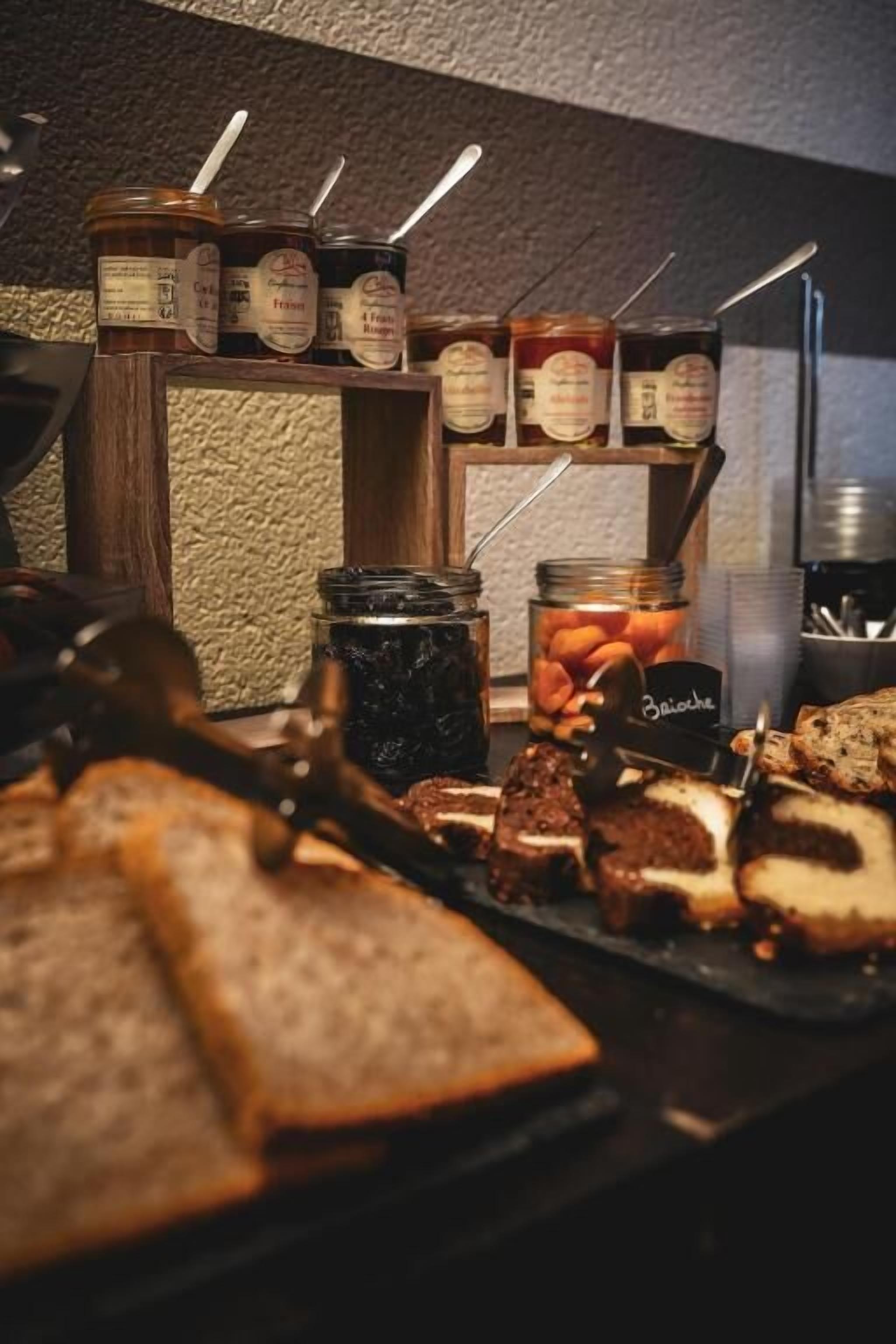 Daily buffet breakfast (EUR 13.90 per person)