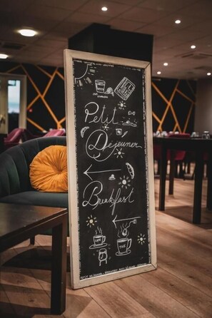 Lunch and dinner served, Regional cuisine - Brit Hotel Confort Alexia La Souterraine (La Souterraine)