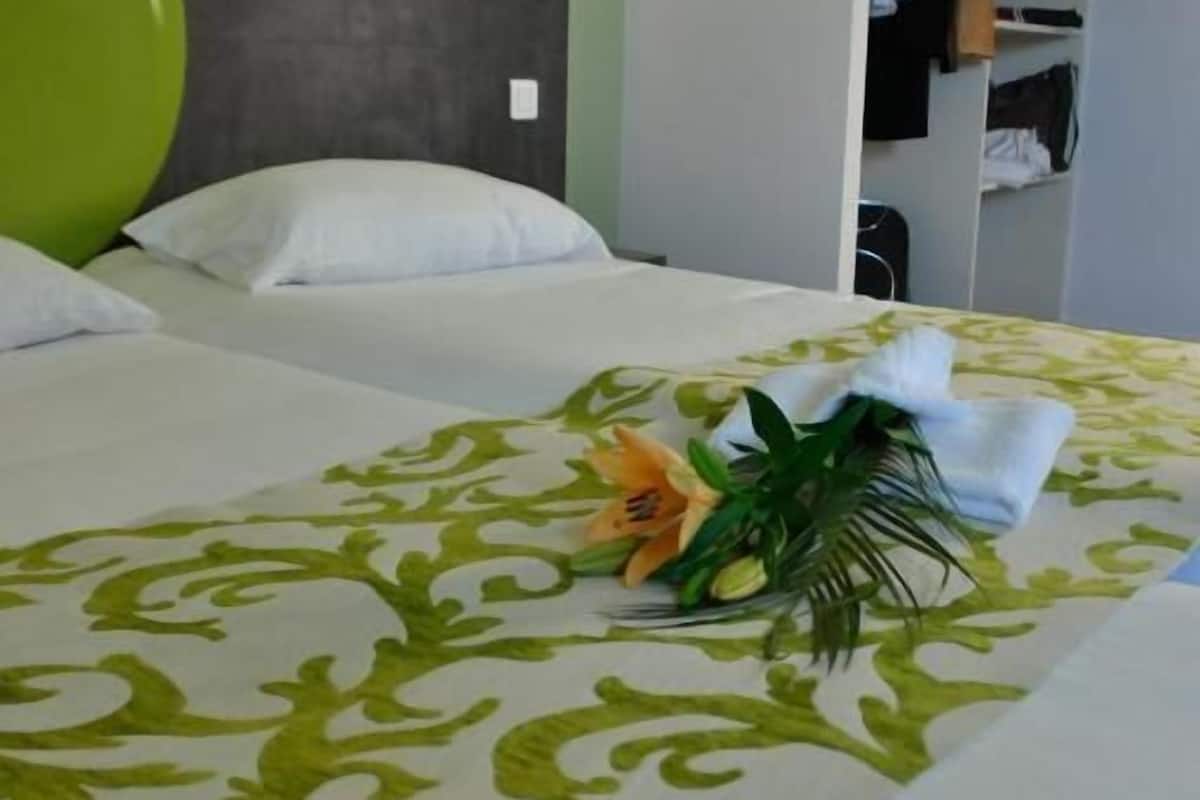 family quadruple room | desk, blackout curtains, free wifi