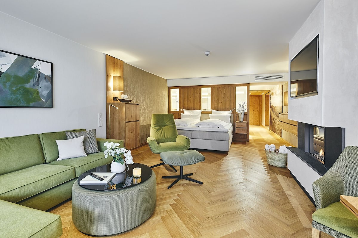 Junior-suite - sauna - udsigt til have | 1 soveværelse, premium-sengetøj, dundyner, minibar